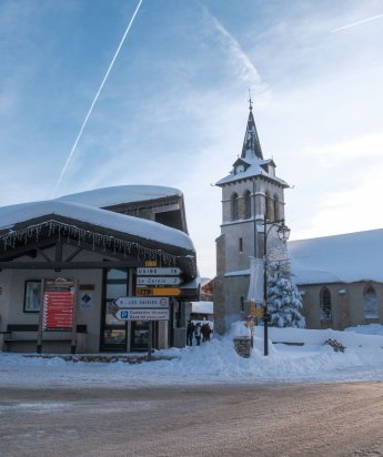 Crest-Voland Village