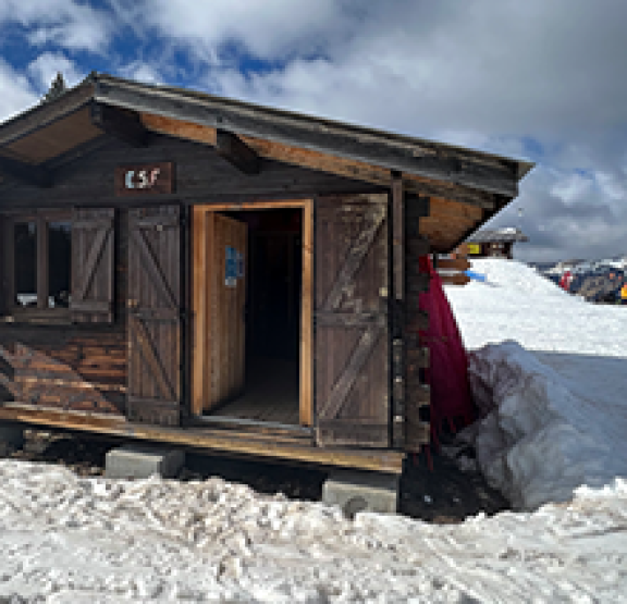 cabane en bois : salle hors-sac