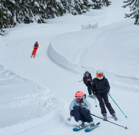 Groupe d'amis au boardercross